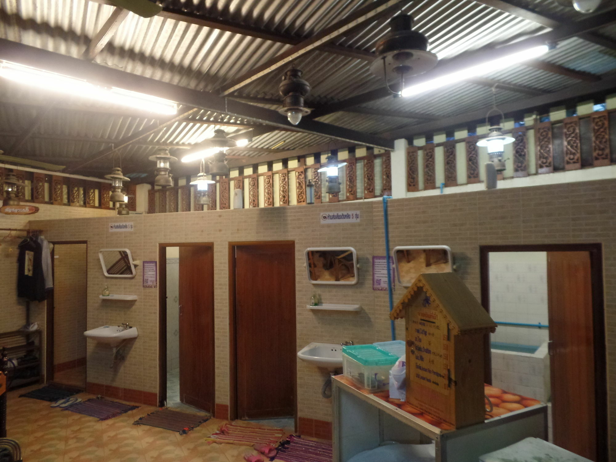 Ban Mae Arom Apartment Амфава Екстериор снимка